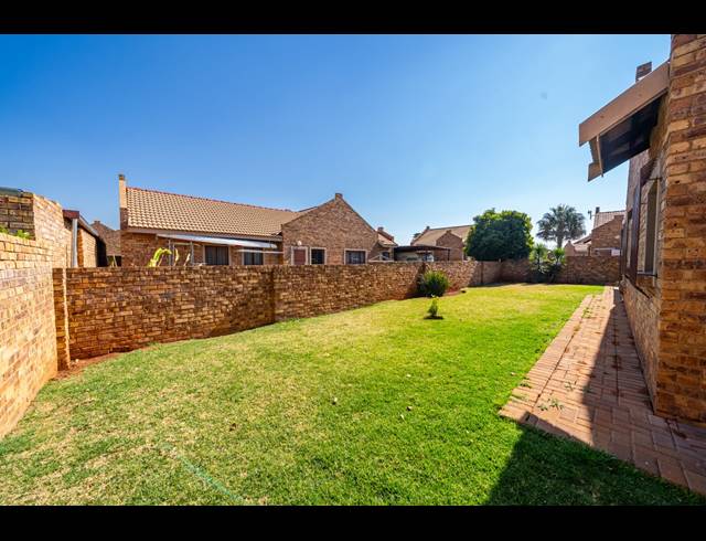 3 BEDROOM TOWNHOUSE FOR SALE IN RAND COLLIERIES